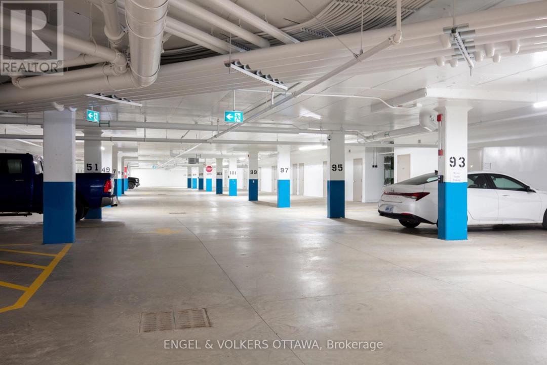 305 - 45 ELMSLEY STREET=null