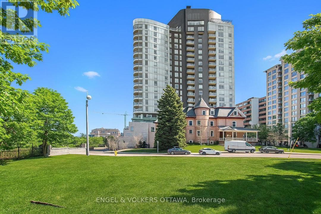 305 - 428 SPARKS STREET=null