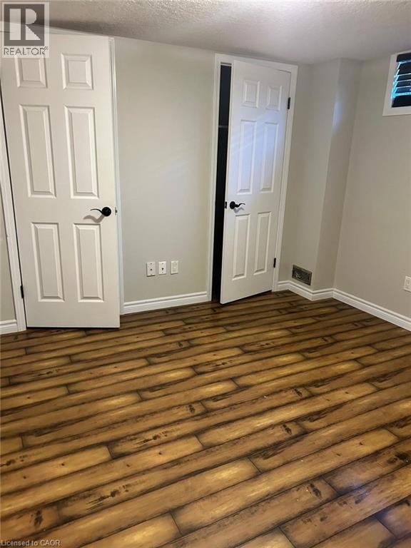 258 SHELLEY Drive Unit# Bsmt=null