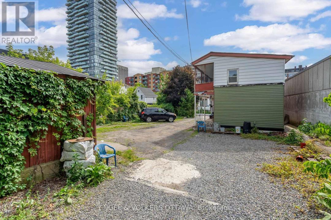 133 FORWARD AVENUE=null