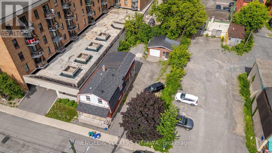 133 FORWARD AVENUE=null
