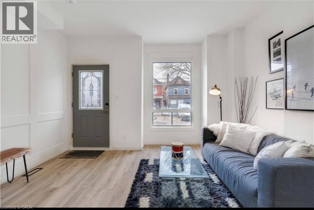 40 FULLERTON Avenue=null