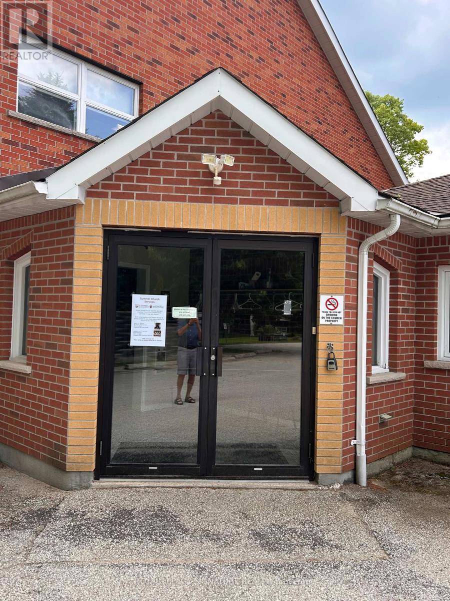 140 BRUCE STREET S=Entrance to offices from parking