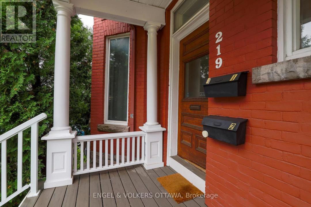 219 COBOURG STREET=Entrance