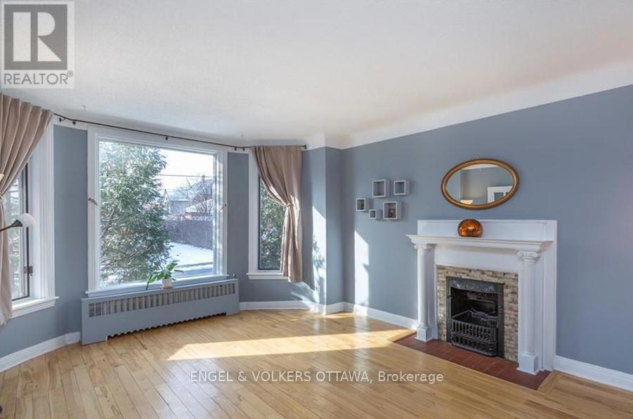 219 COBOURG STREET=Unit 1 Living Room