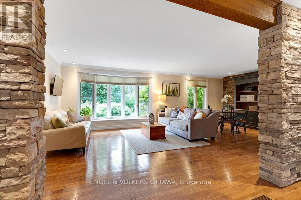 656 SPRUCE RIDGE ROAD=null