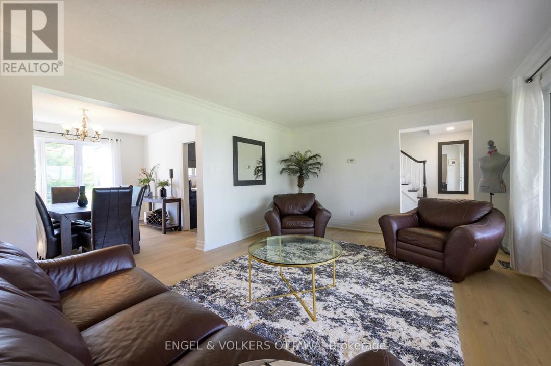 5608 RICHMOND ROAD=null
