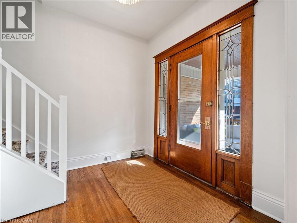 124 EASTBOURNE Avenue=null