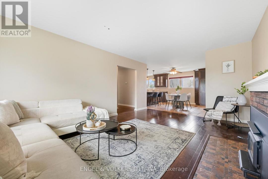 989 CONNAUGHT AVENUE=null