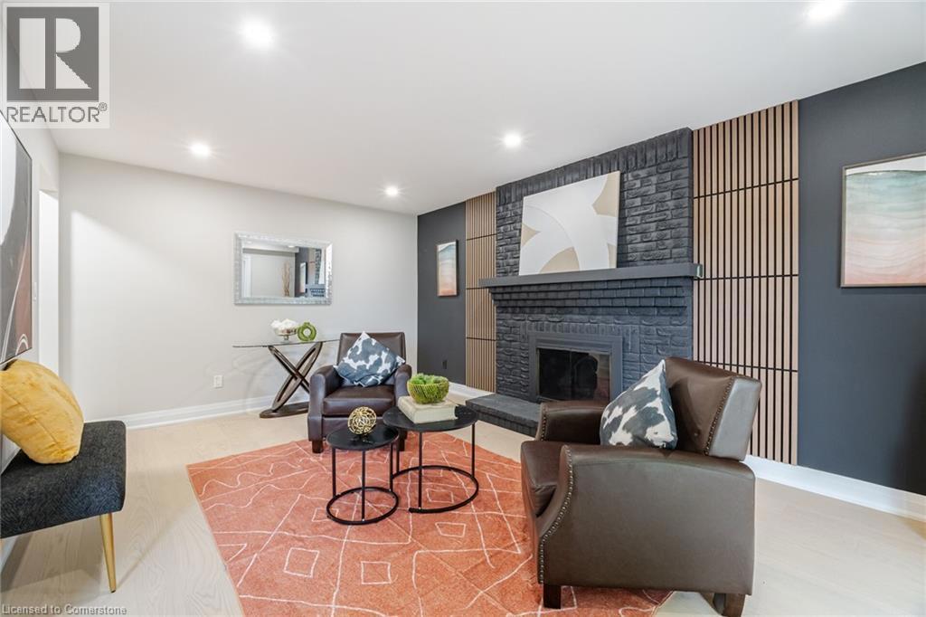 2392 ARNOLD Crescent=null