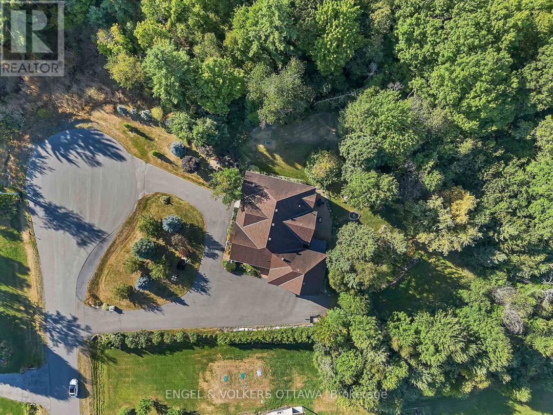 1836 WHITEMARSH CRESCENT=null