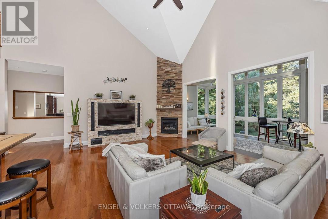 1836 WHITEMARSH CRESCENT=null