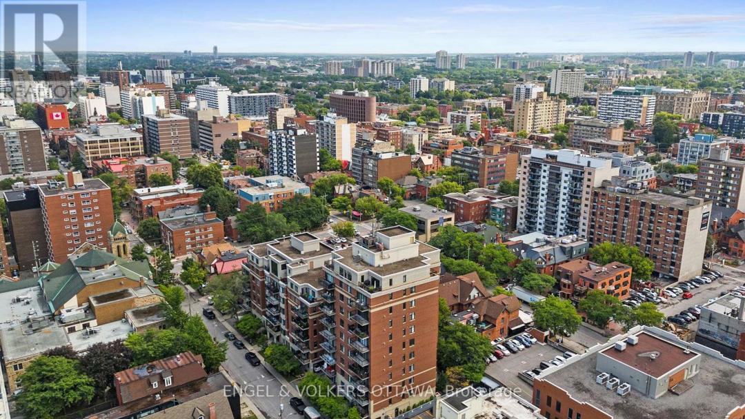 703 - 374 COOPER STREET=null