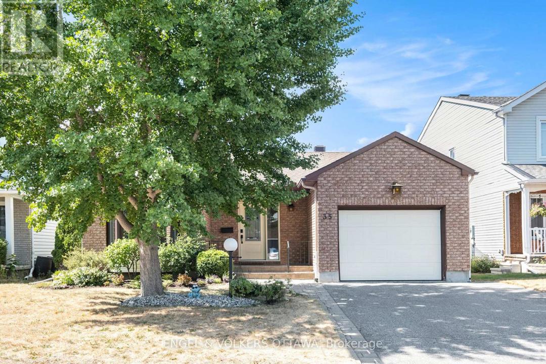 35 PEPPERRALL CRESCENT=Double wide driveway and updated walk way