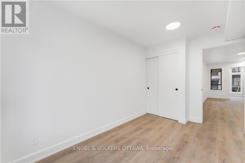 2 - 6B MONK STREET=null