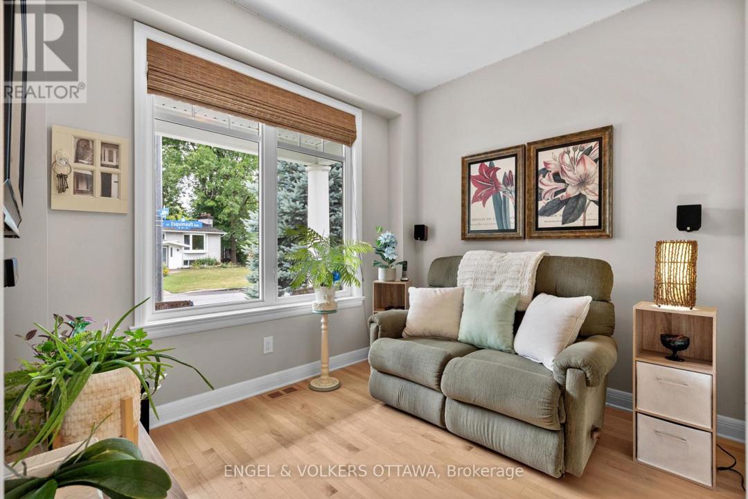 27 ESQUIMAULT AVENUE=null