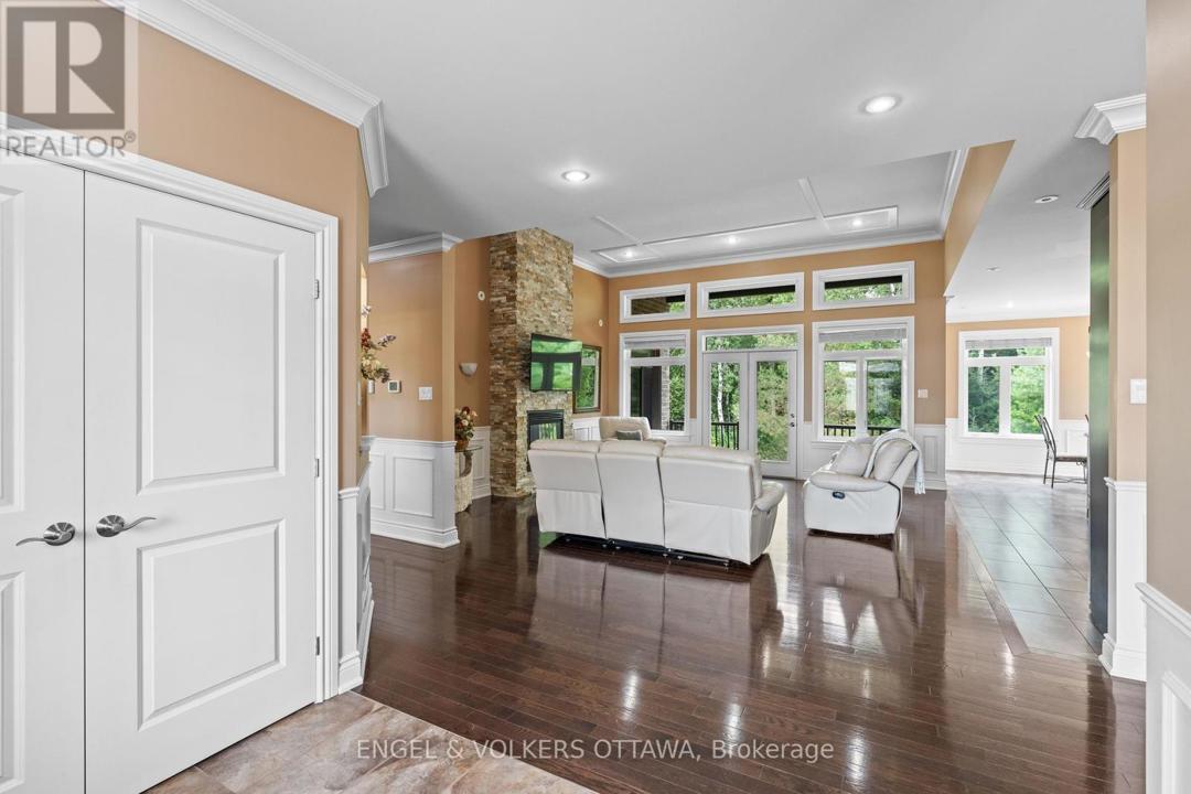7510 VILLAGE CENTRE PLACE=null