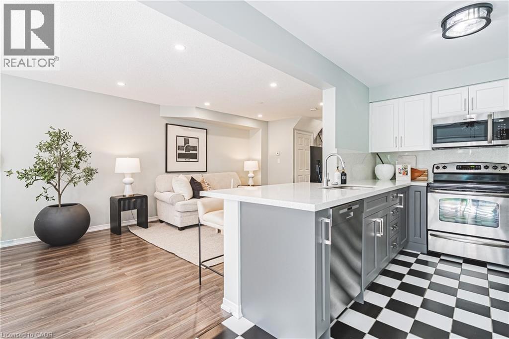 819 UPPER PARADISE Road Unit# 11=null