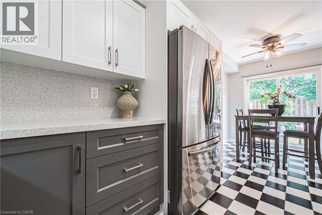 819 UPPER PARADISE Road Unit# 11=null