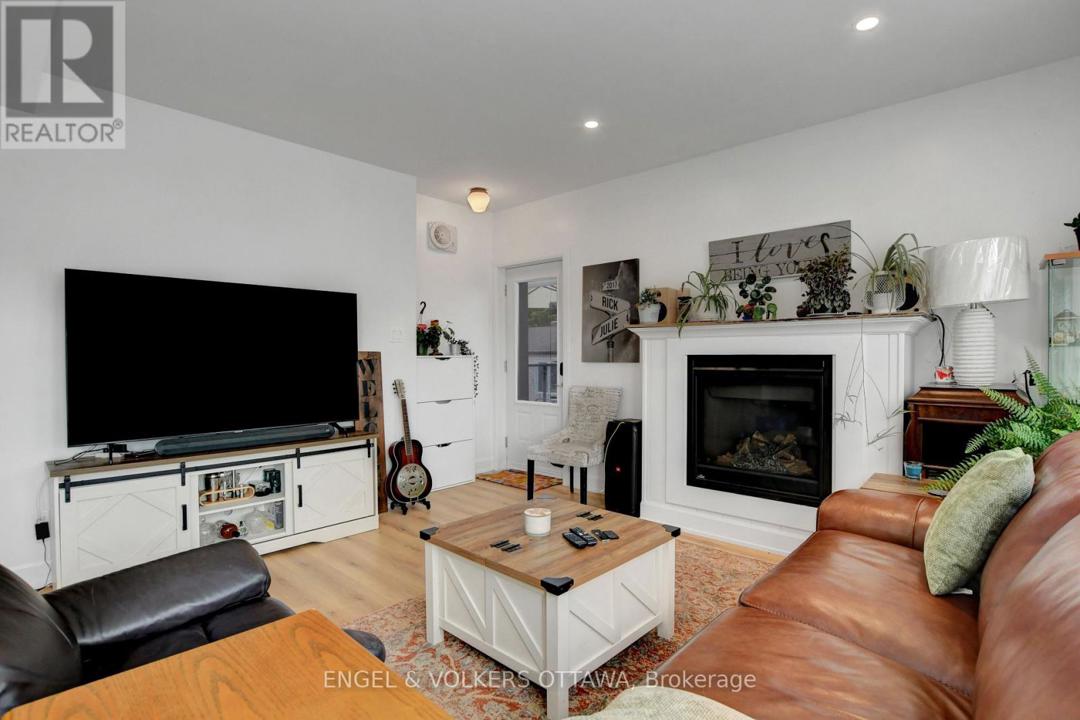 1 - 739 PRINCIPALE STREET=null