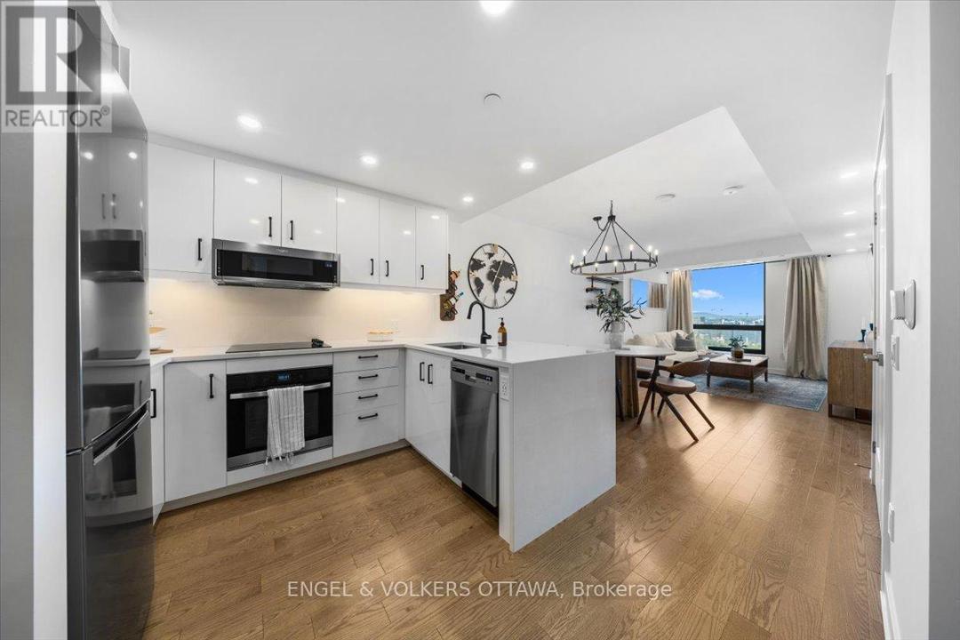 1704 - 340 QUEEN STREET=null