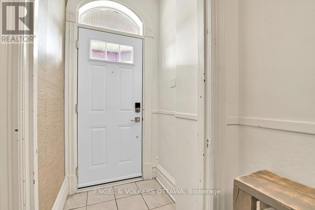 104 KING EDWARD AVENUE=null