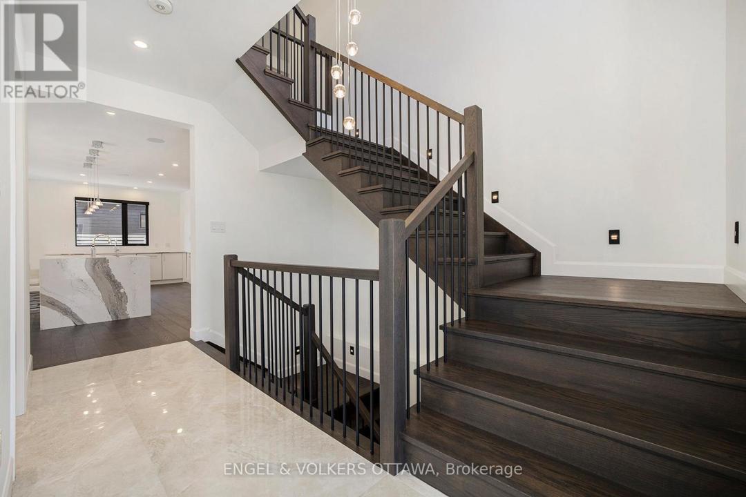 888 MELWOOD AVENUE=null