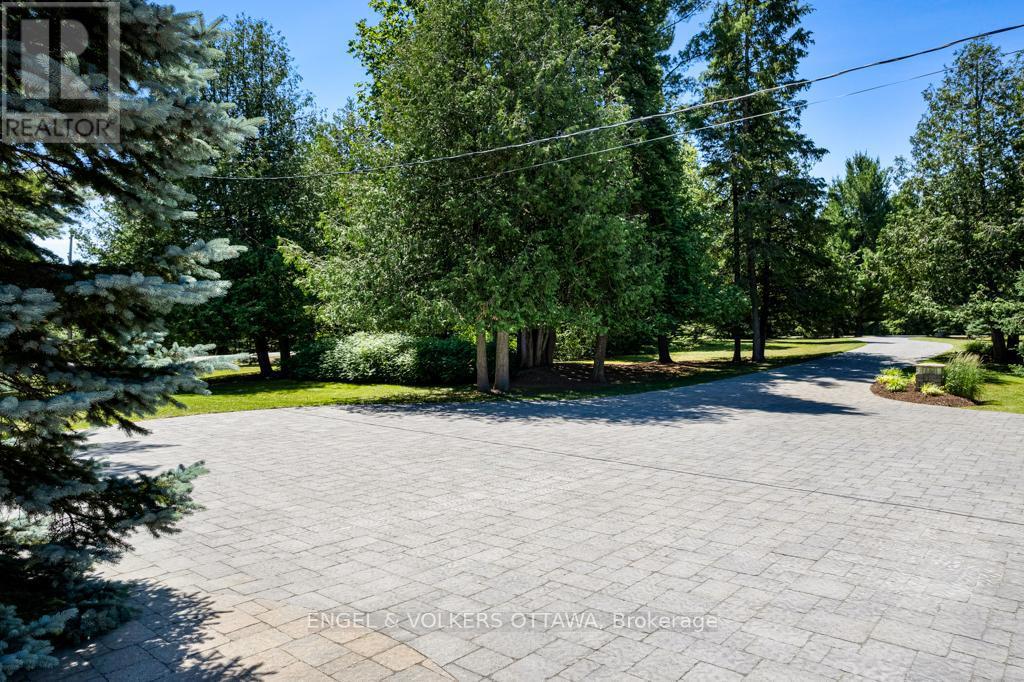 656 SPRUCE RIDGE ROAD=null