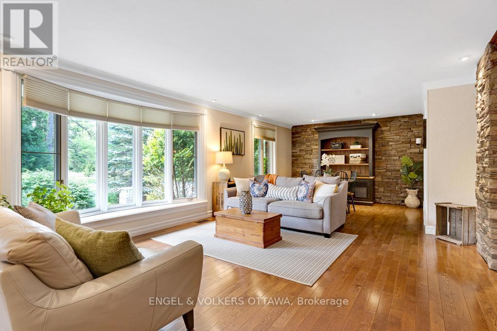 656 SPRUCE RIDGE ROAD=null