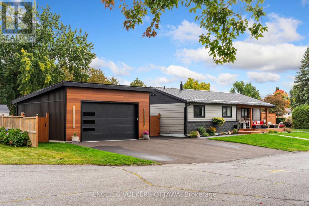 2 DAVIES COURT=null