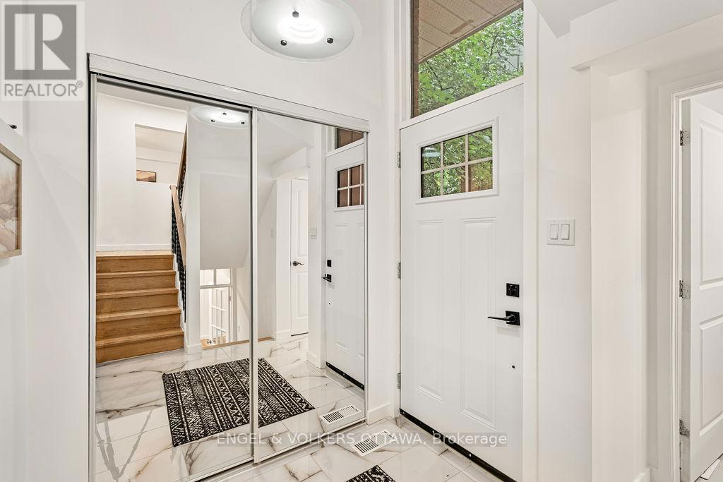 12 BAYSIDE PRIVATE=null