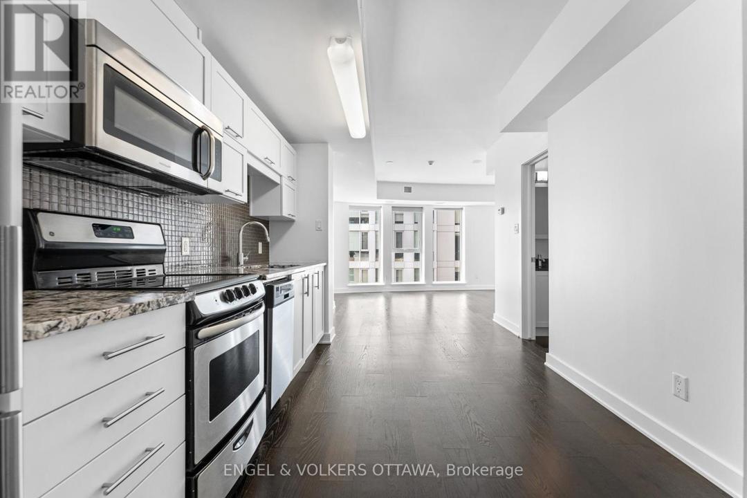 1104 - 40 NEPEAN STREET=null