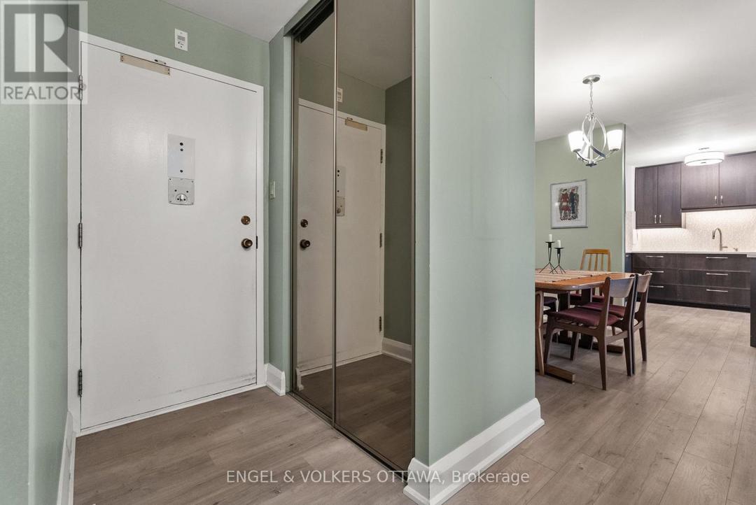 1006 - 2951 RIVERSIDE DRIVE=null