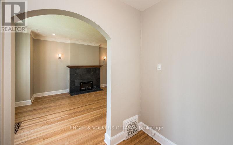 460 HOLLAND AVENUE=null