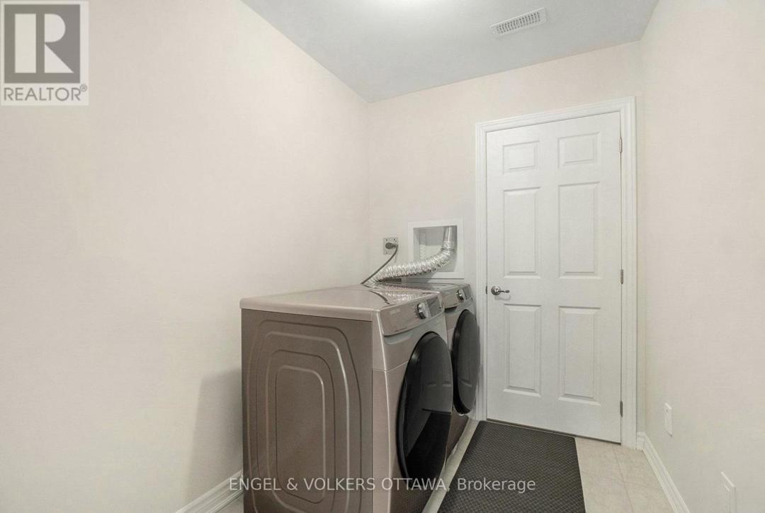 827 KINIW PRIVATE=null