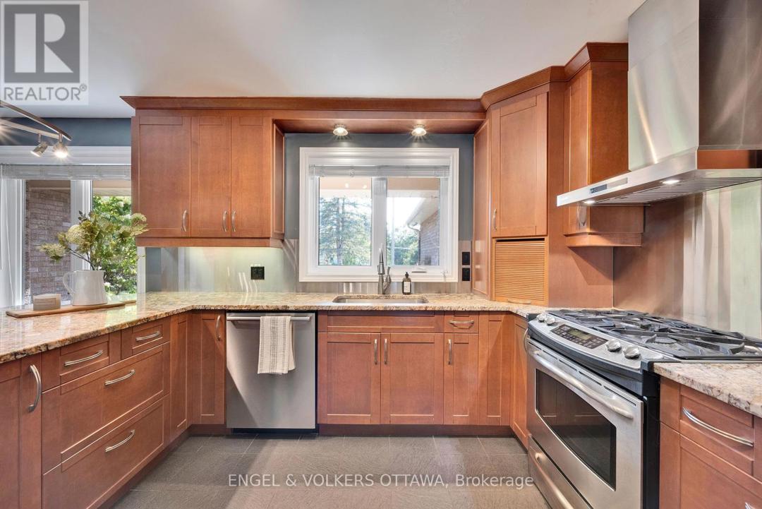 5233 MCLEAN CRESCENT=null