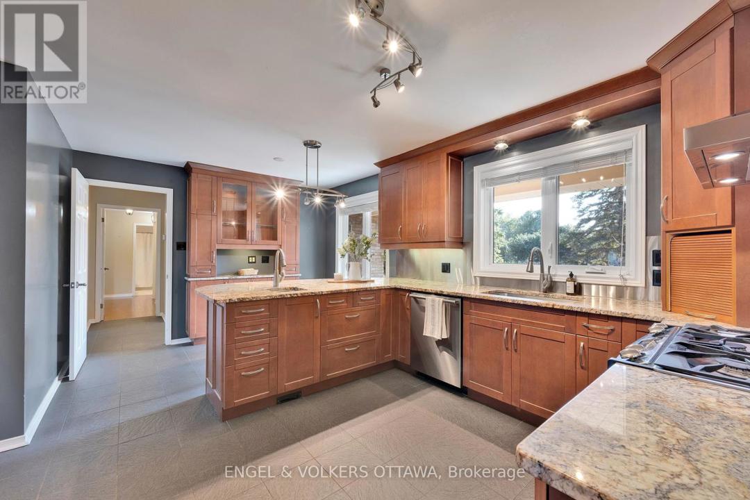 5233 MCLEAN CRESCENT=null