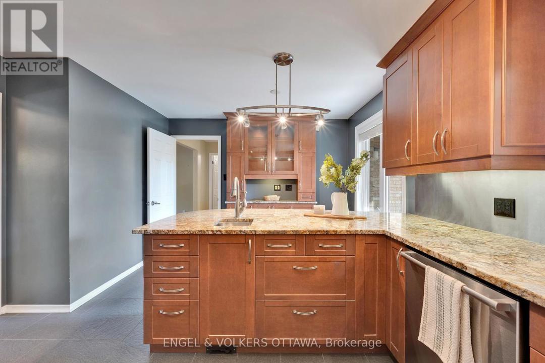 5233 MCLEAN CRESCENT=null