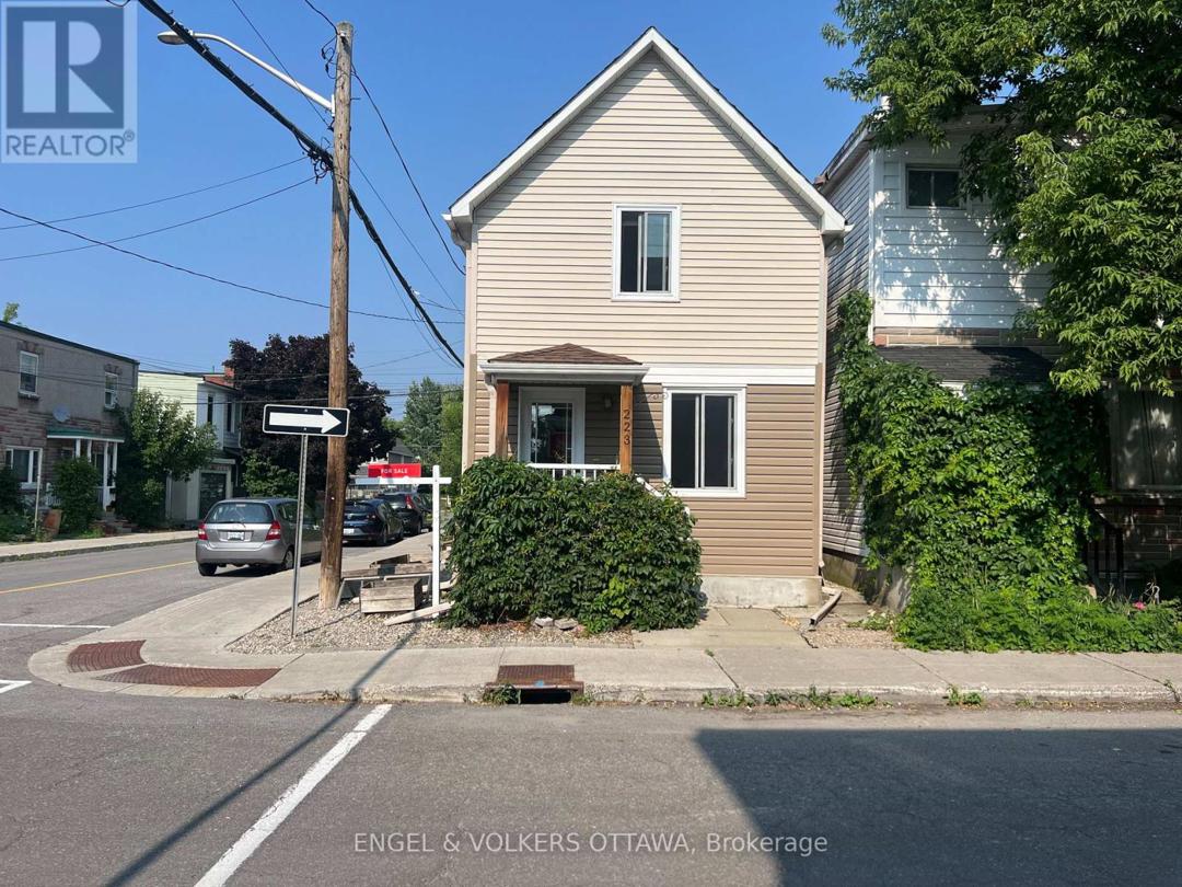 223 CARRUTHERS AVENUE=null