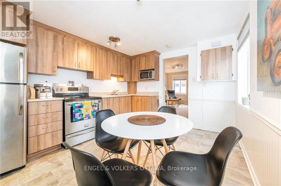 223 CARRUTHERS AVENUE=null