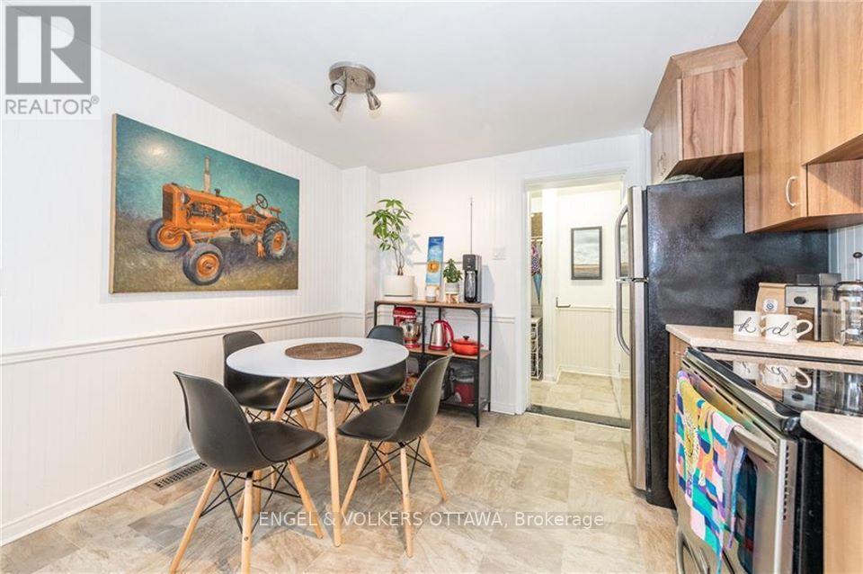 223 CARRUTHERS AVENUE=null